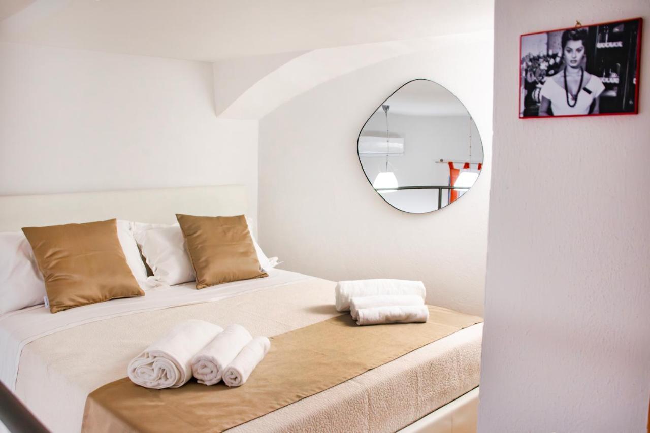 La Pigna Apartment เนเปิลส์ ภายนอก รูปภาพ